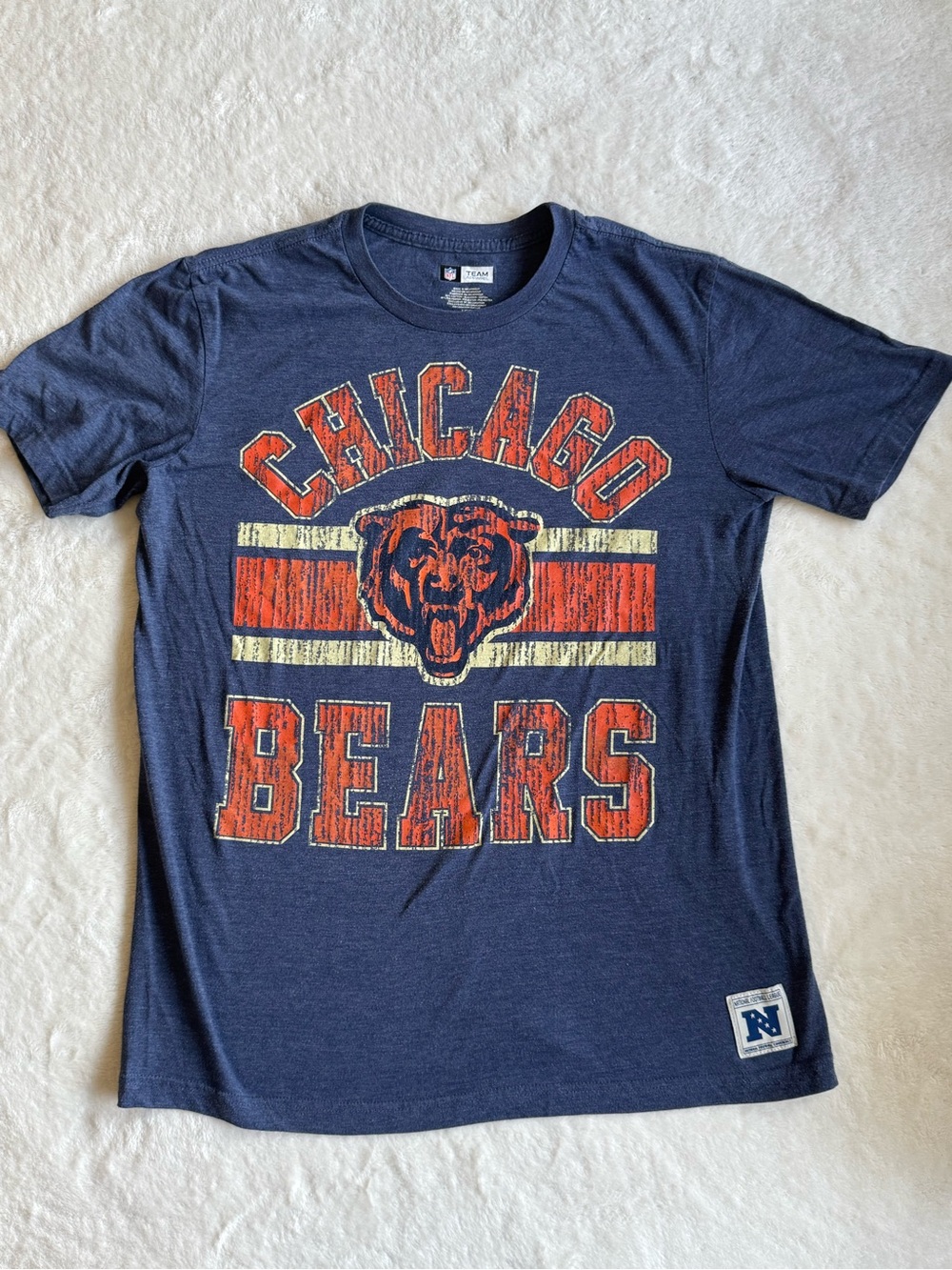 NFL Team Apparel Chicago Bears Distressed Graphic T-Shirt Large Navy Orange